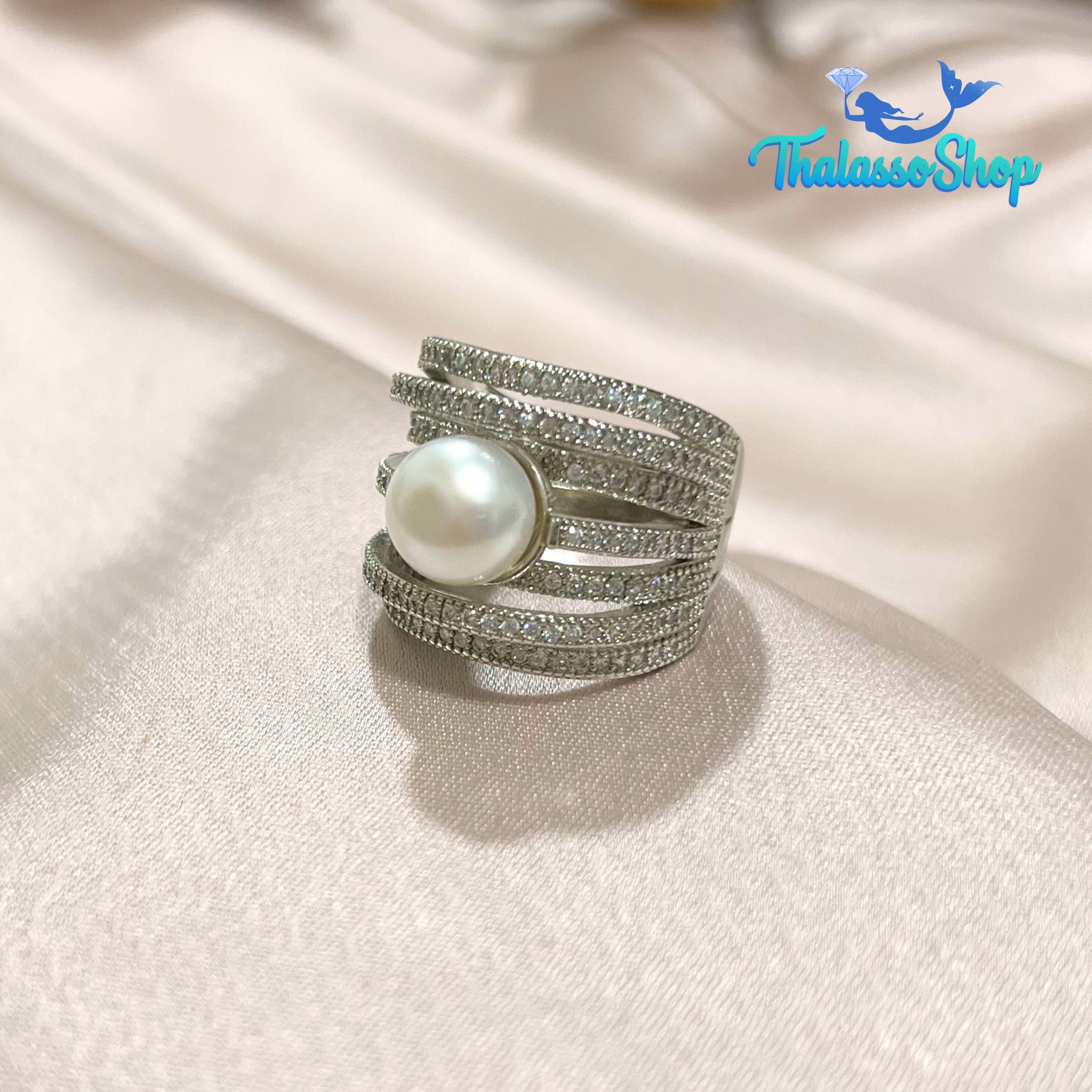 MORTICIA Pearl Ring