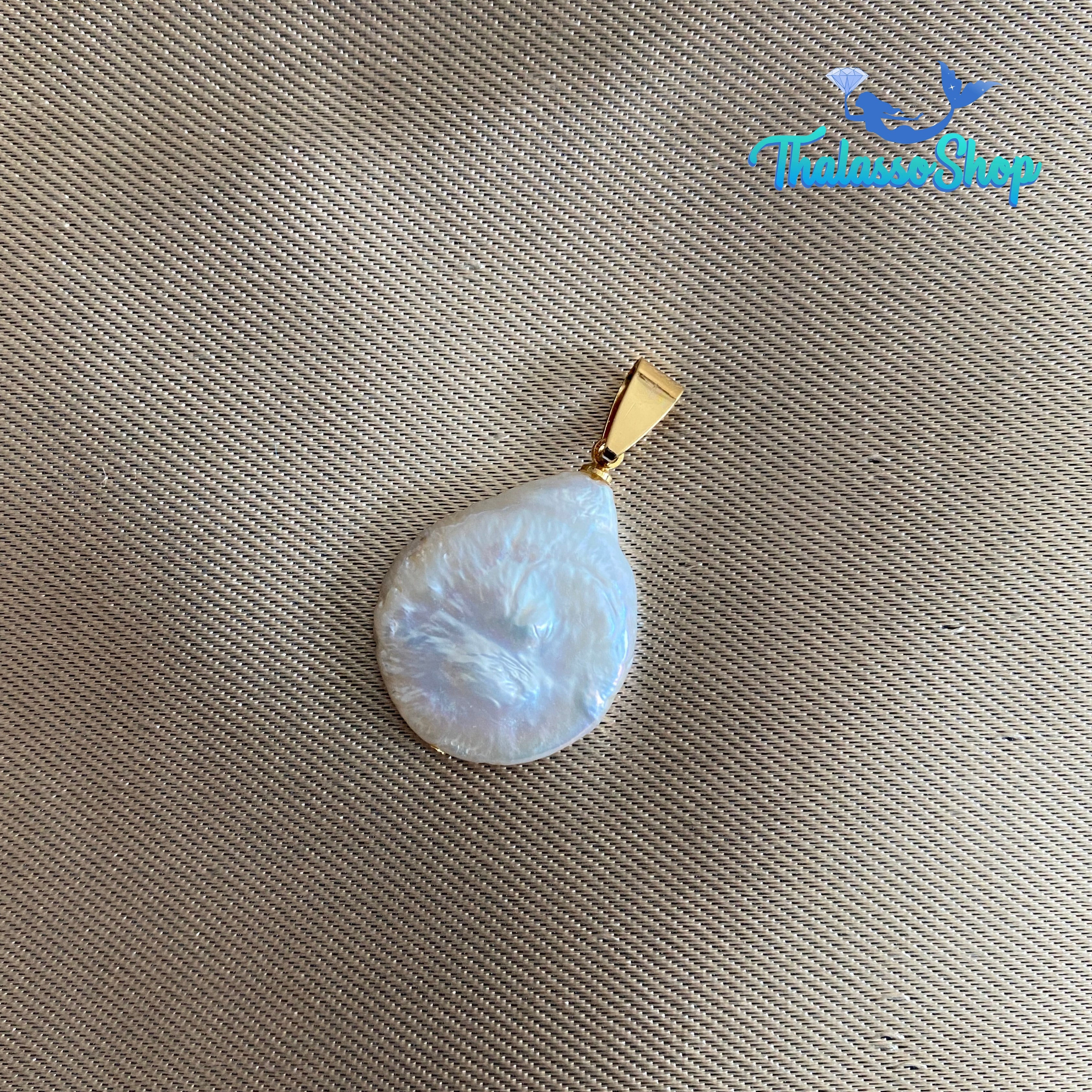 KYLIE oversized Pearl Necklace