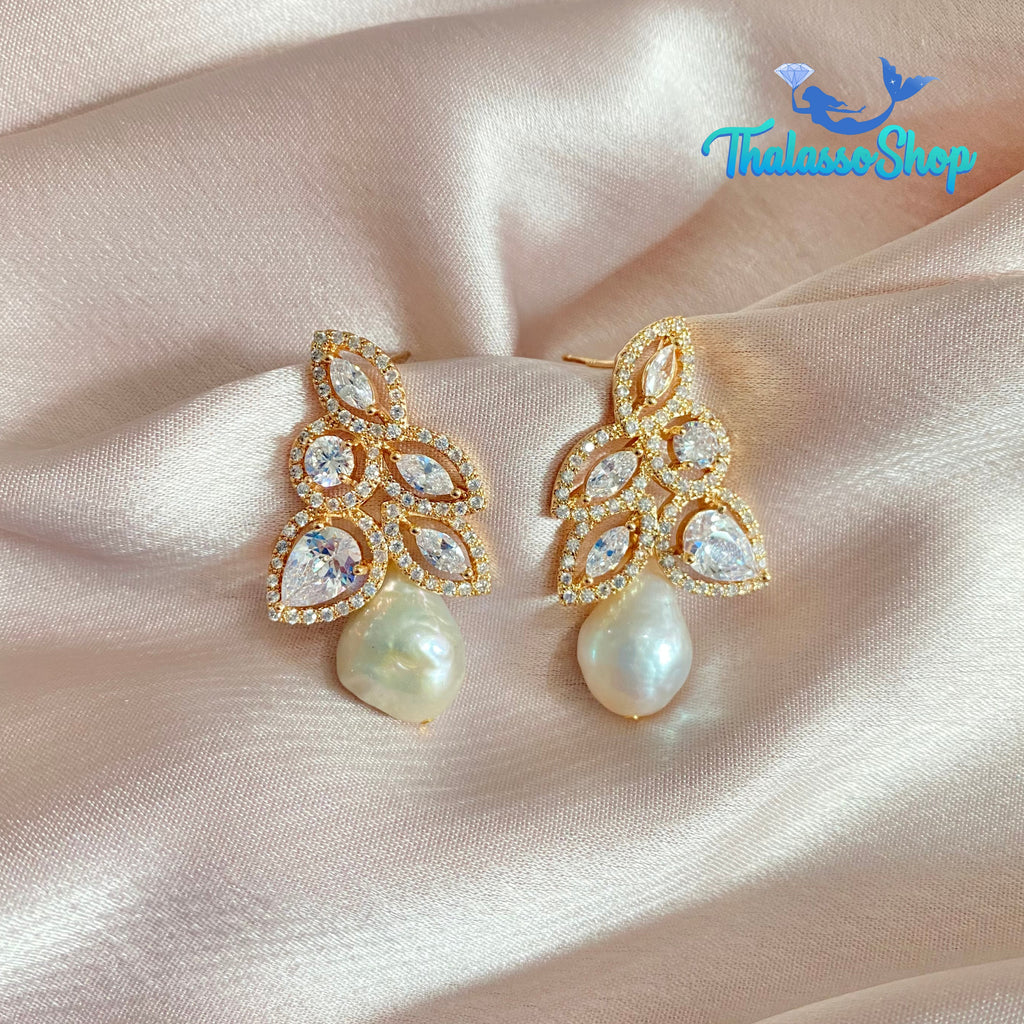 YUKTA Pearl Earrings