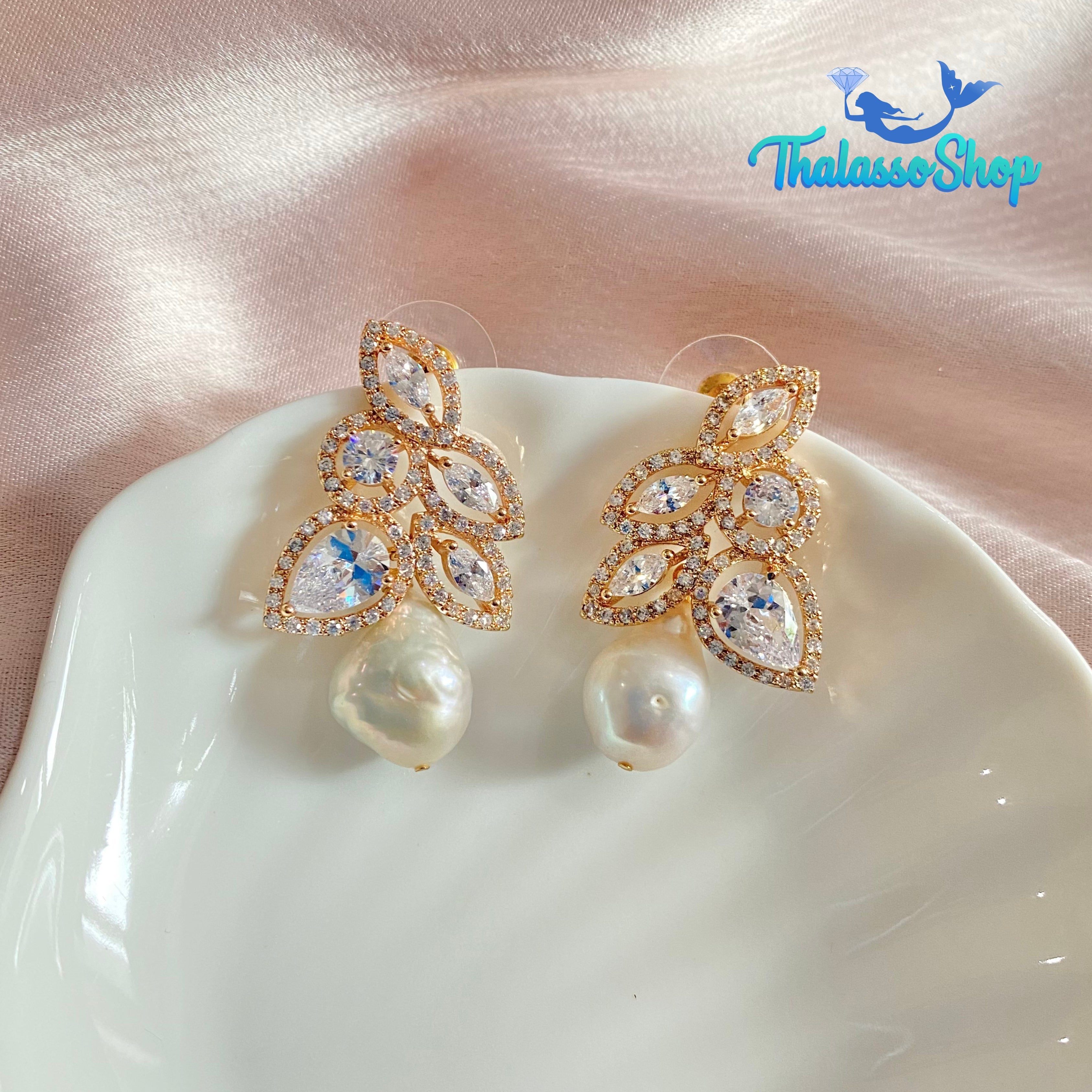YUKTA Pearl Earrings
