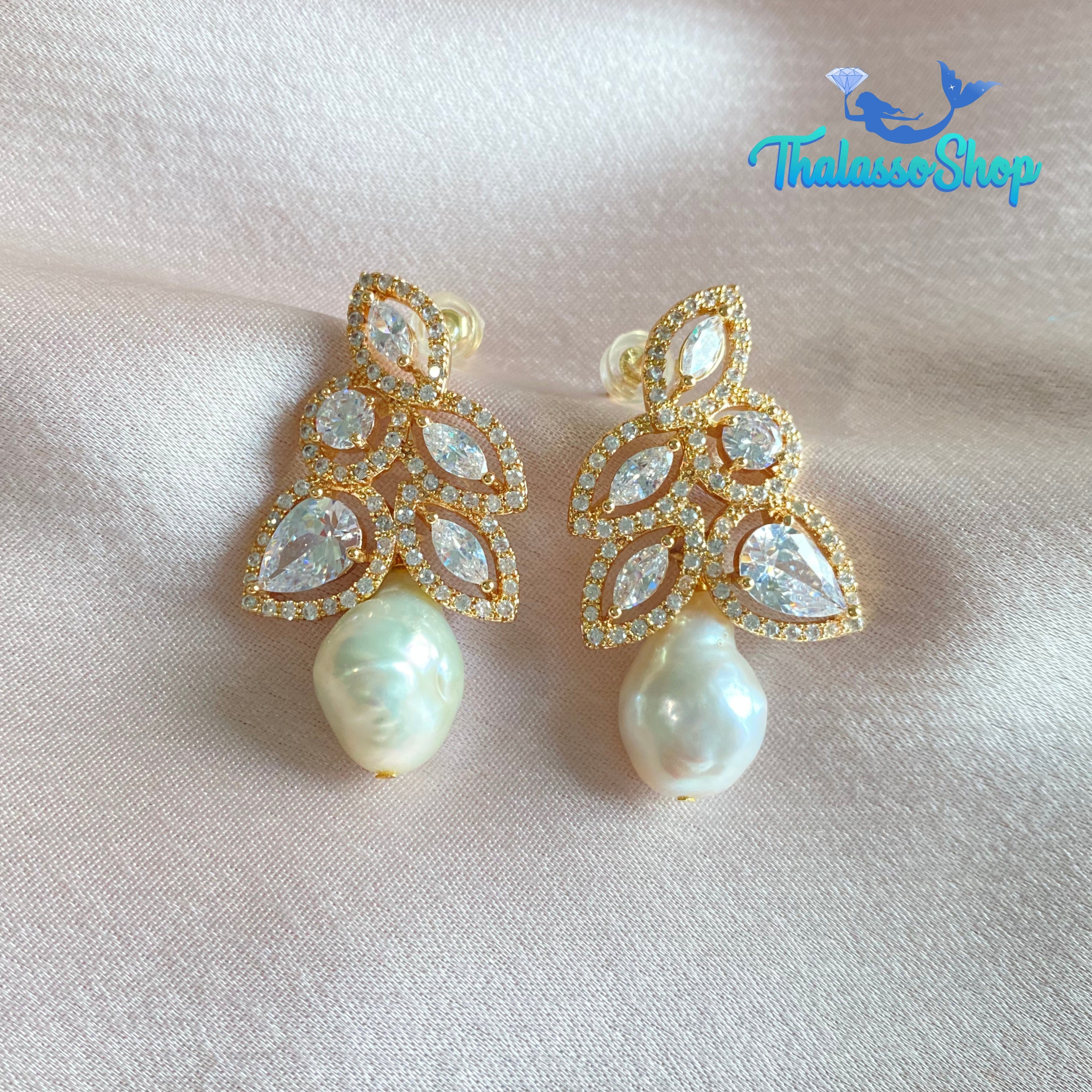 YUKTA Pearl Earrings