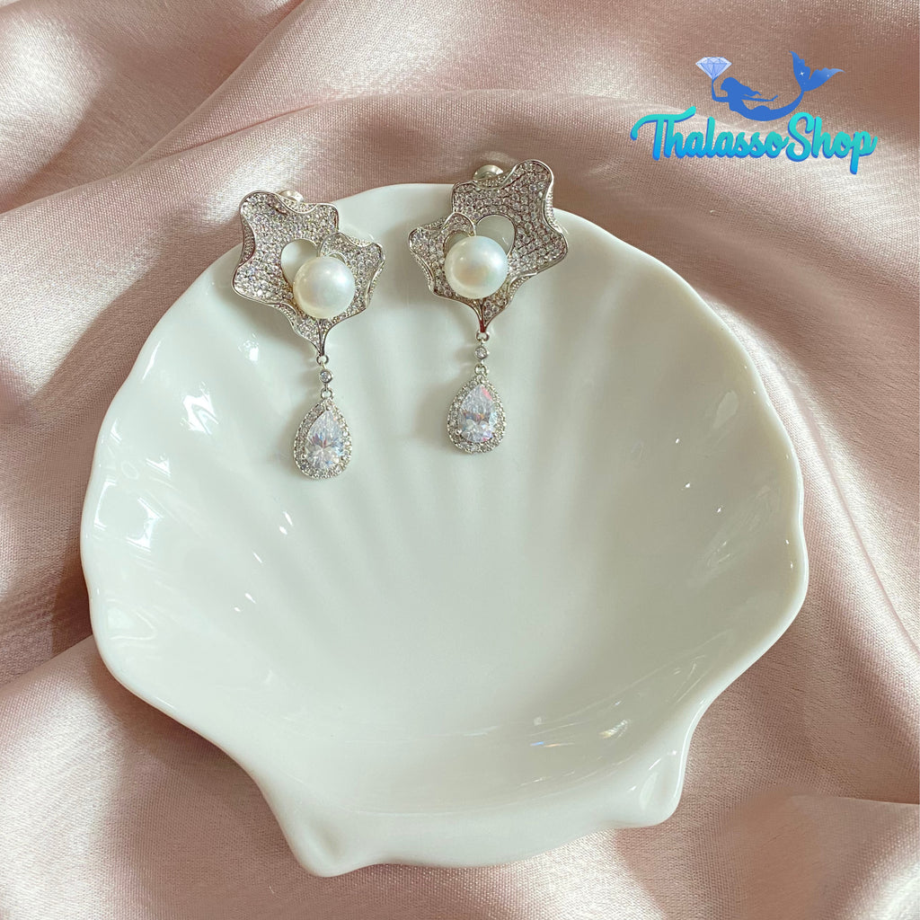 PRIYANKA Pearl Earrings