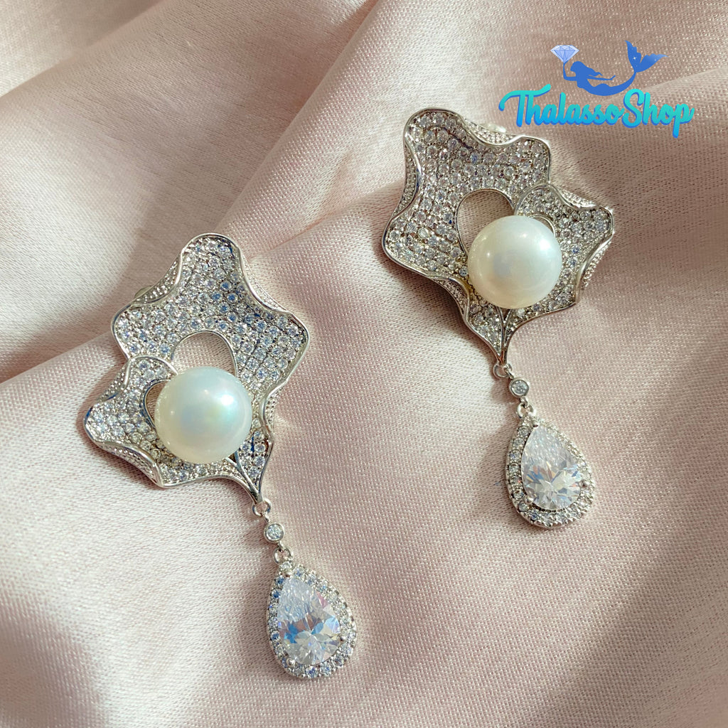 PRIYANKA Pearl Earrings