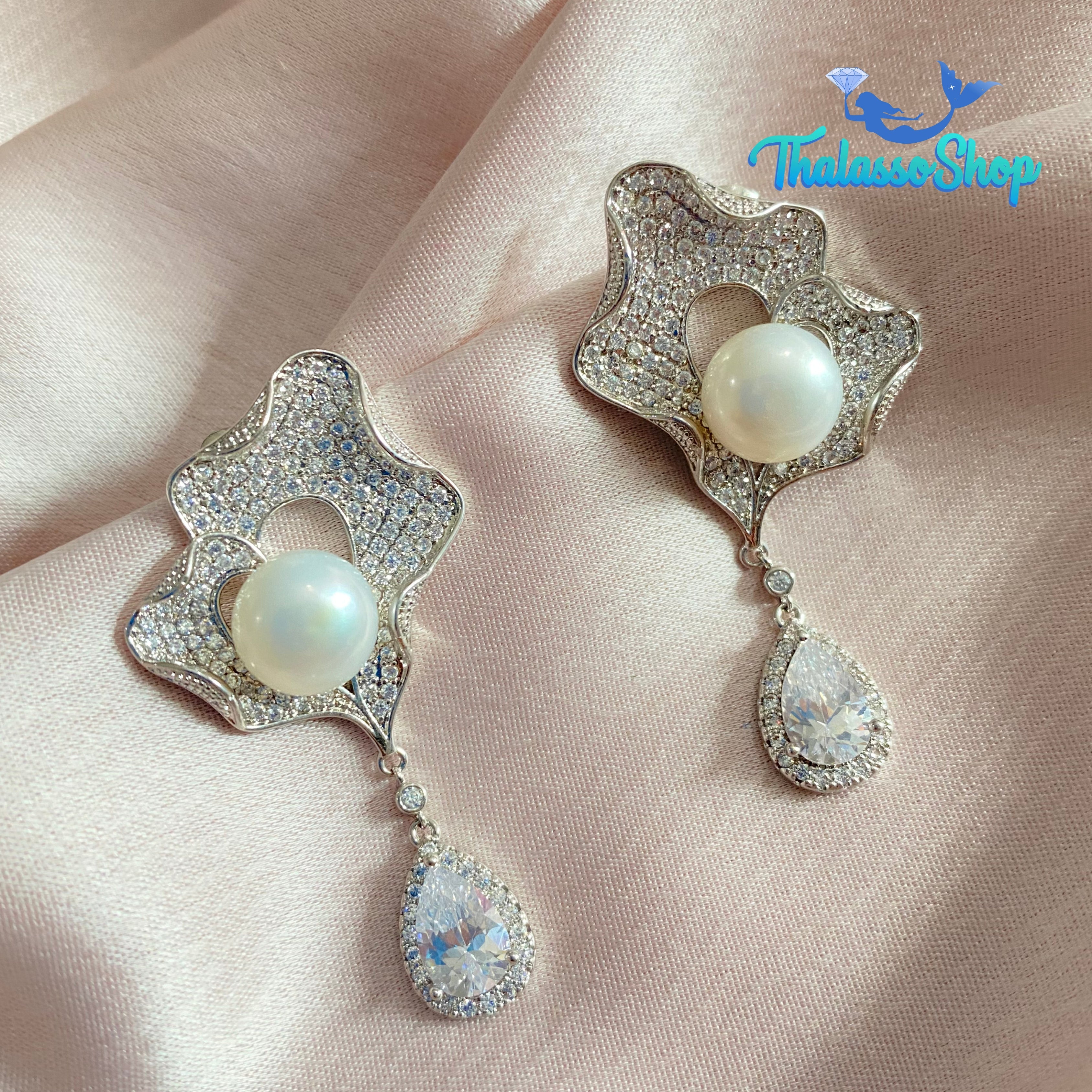 PRIYANKA Pearl Earrings