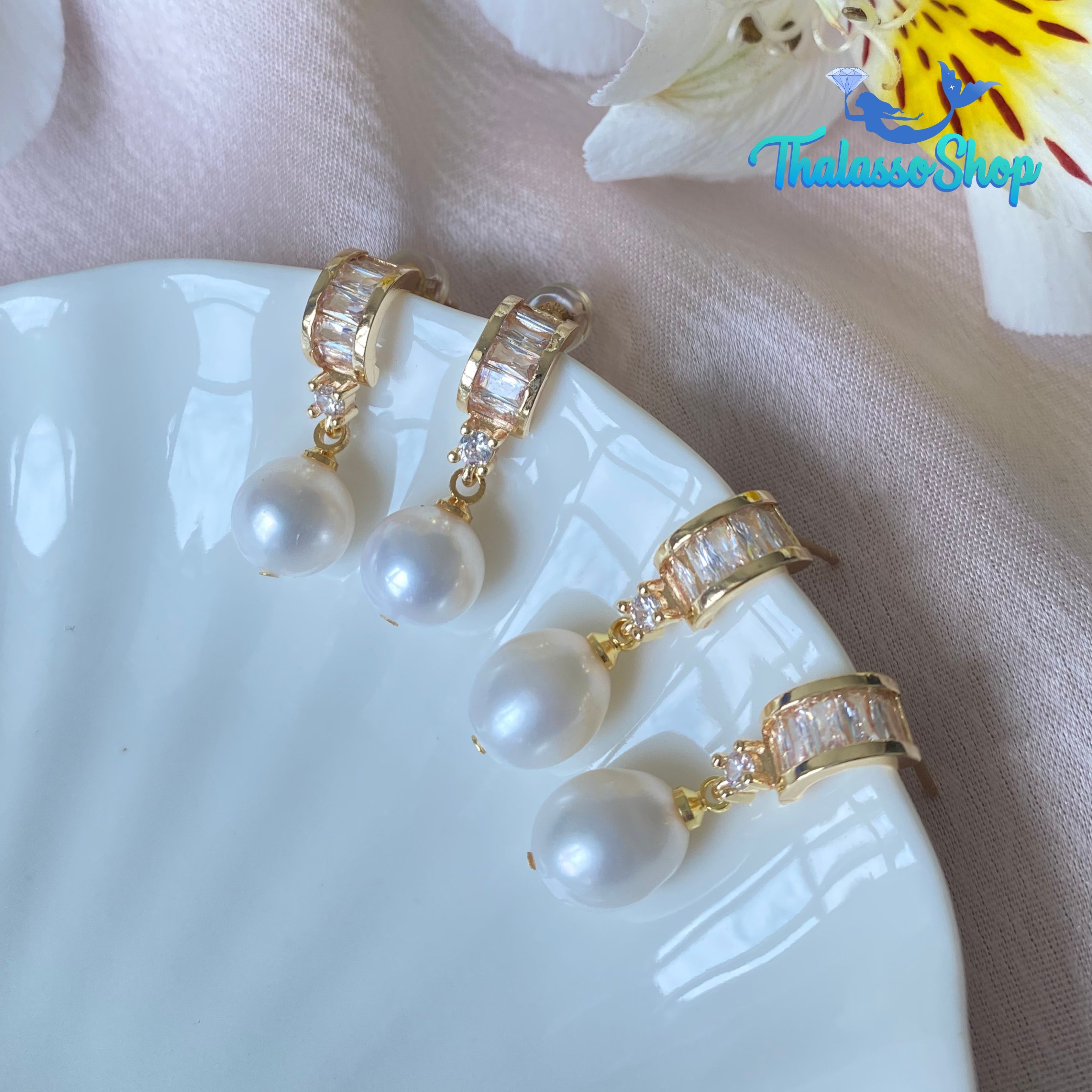 CHELSI Pearl Earrings