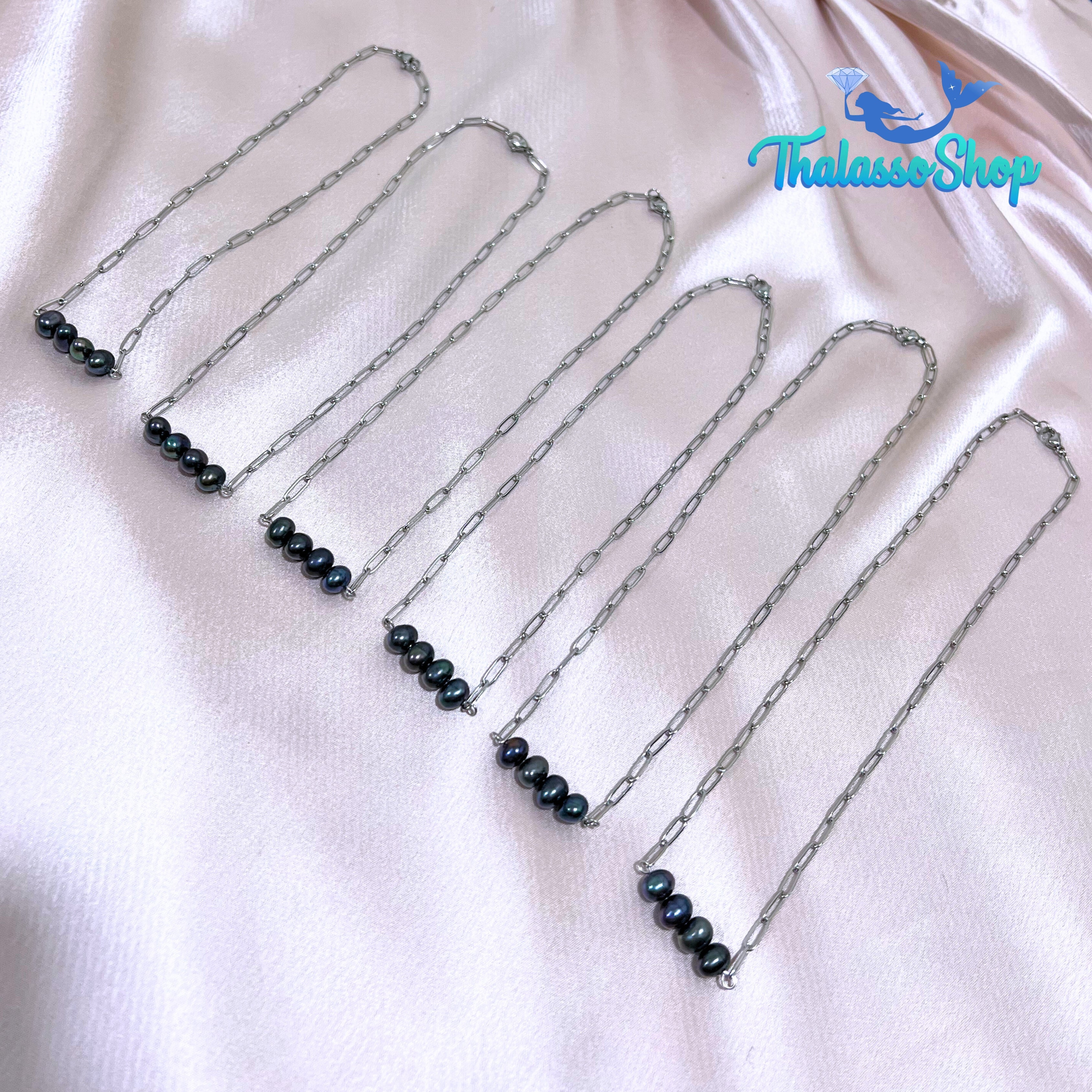 ROXIE Pearl Necklace