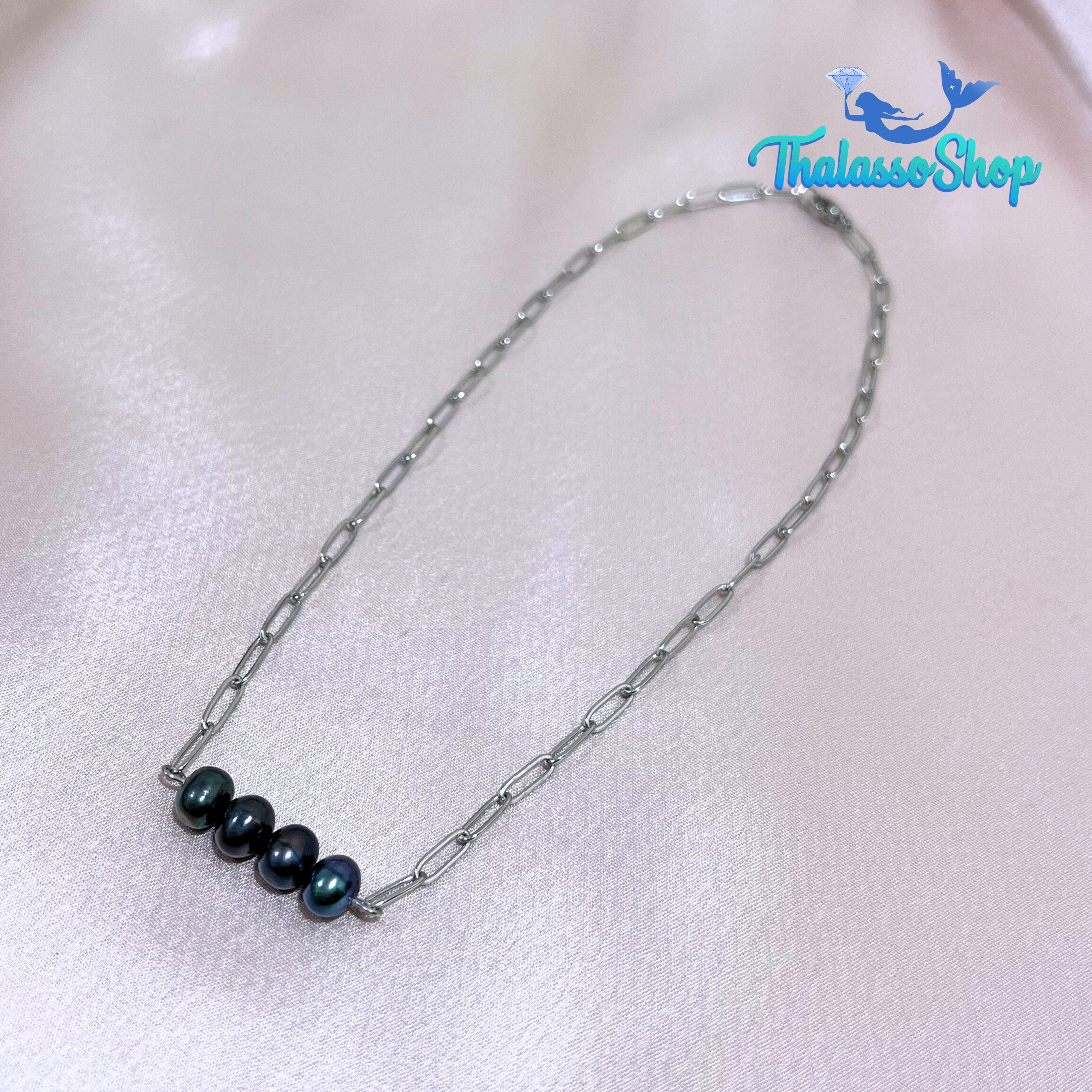 ROXIE Pearl Necklace