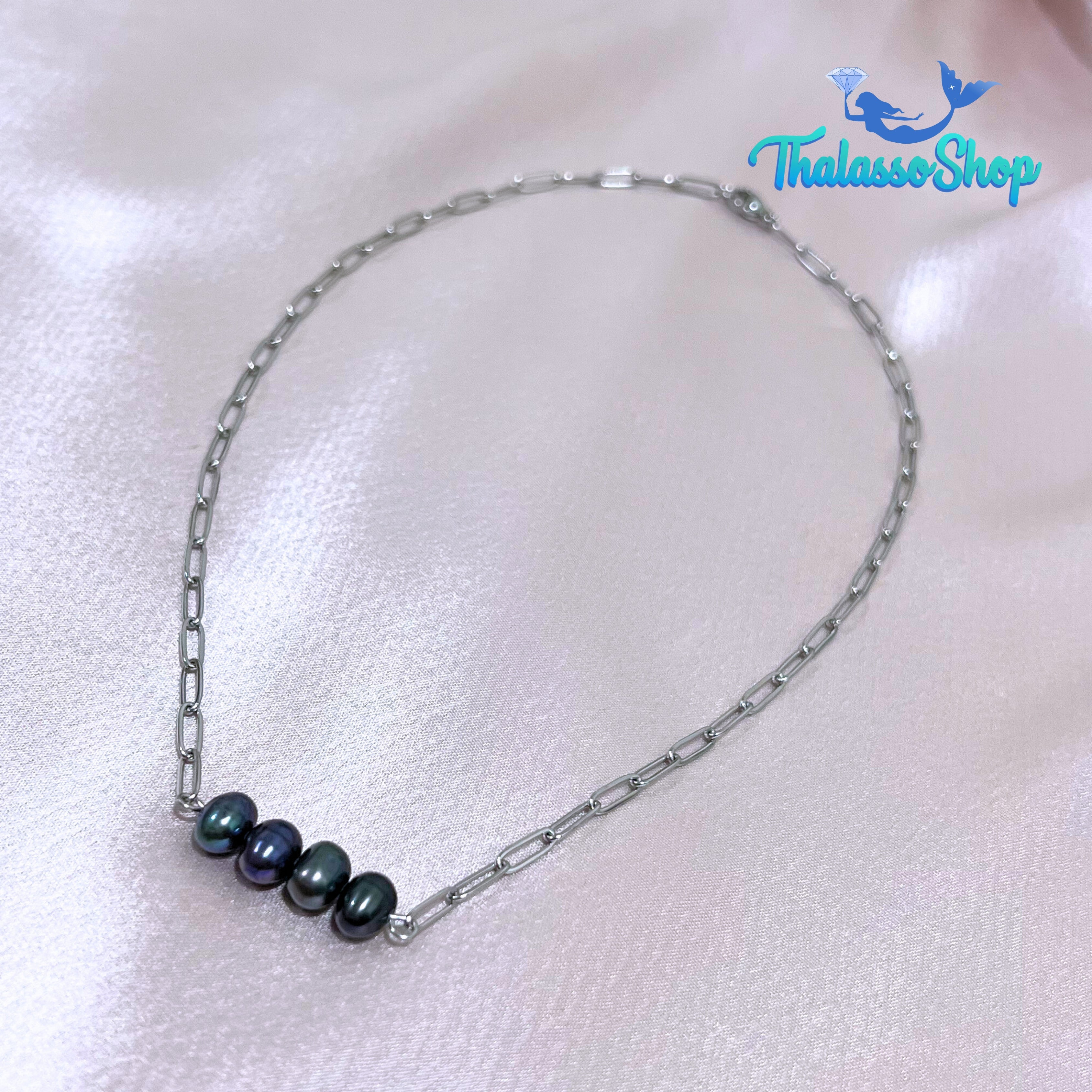 ROXIE Pearl Necklace