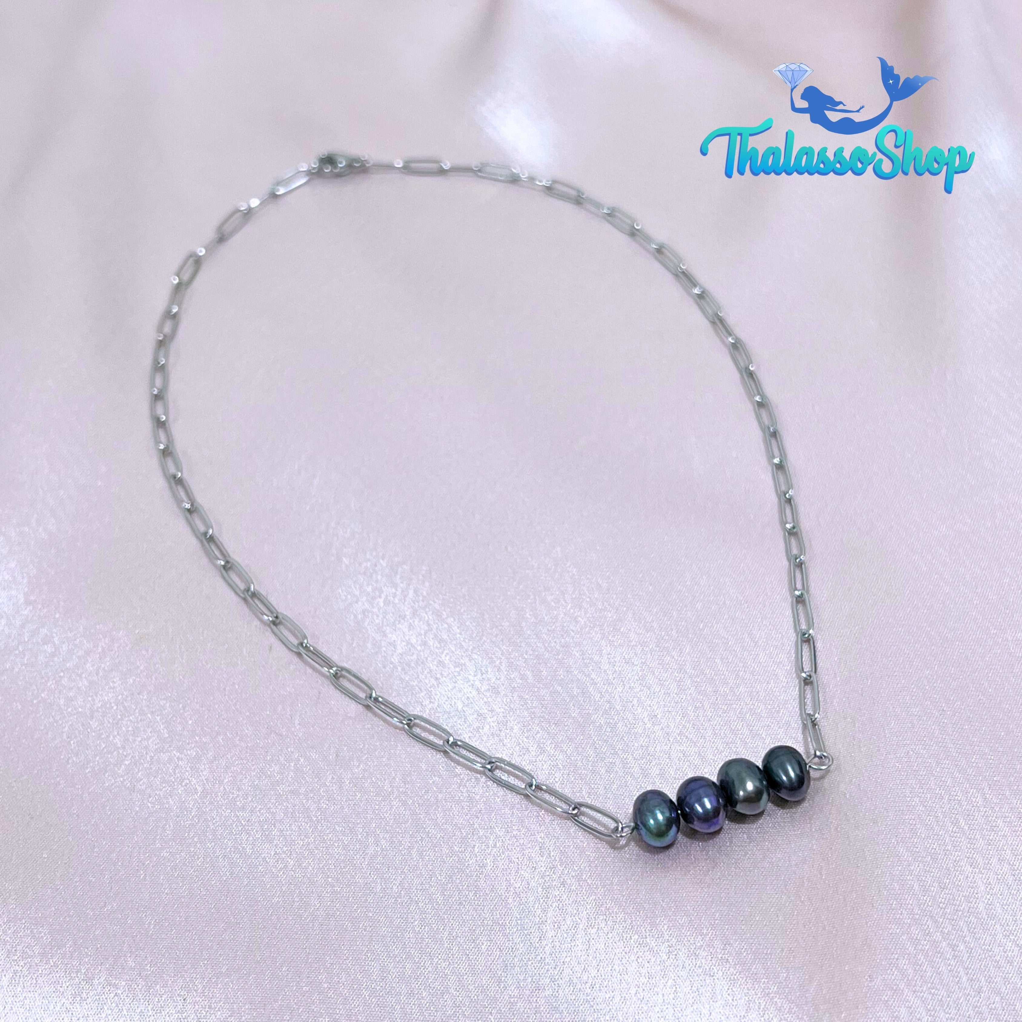 ROXIE Pearl Necklace